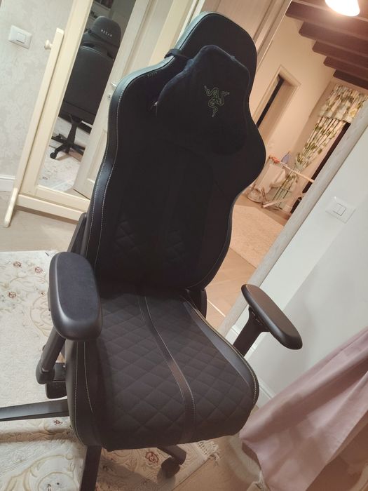 Scaun de gaming de piele ecologica Razor Enki