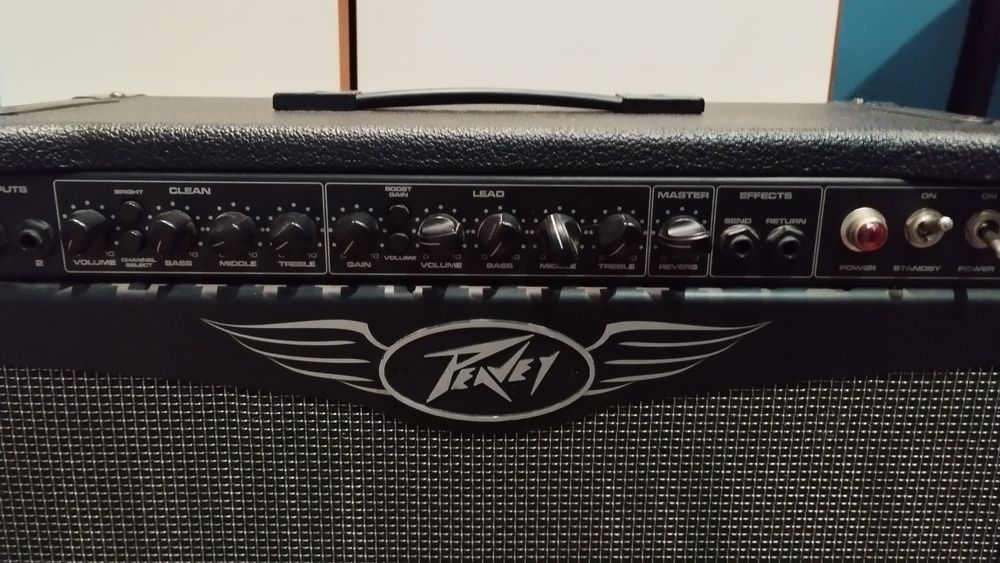 Лампов усилвател Peavey Valveking VK112 с wah педал