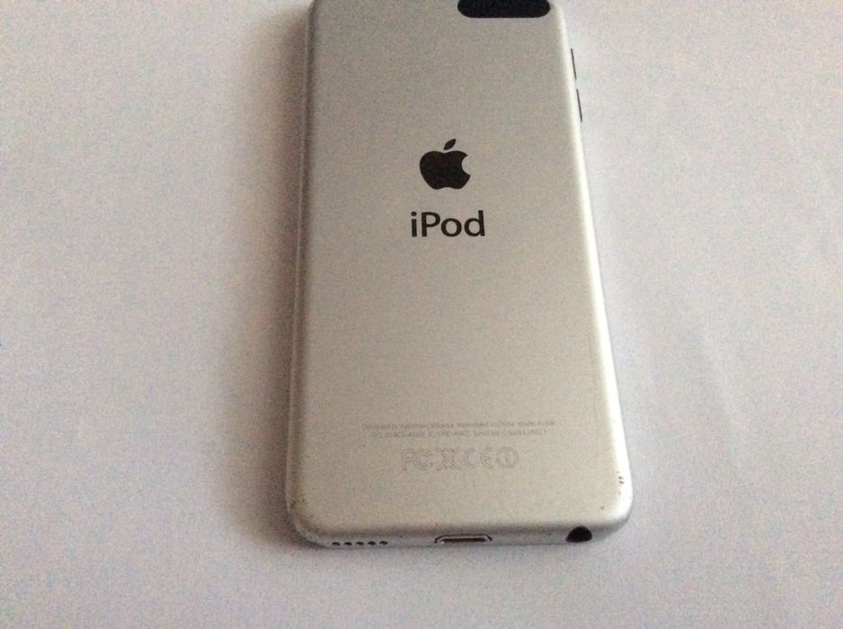 Apple iPod Touch A1509 16GB 5th Gen. Silver MP3 Player fara icloud