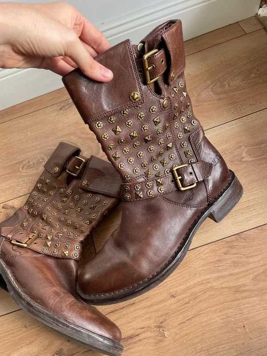 ghete UGG de piele marimea 40