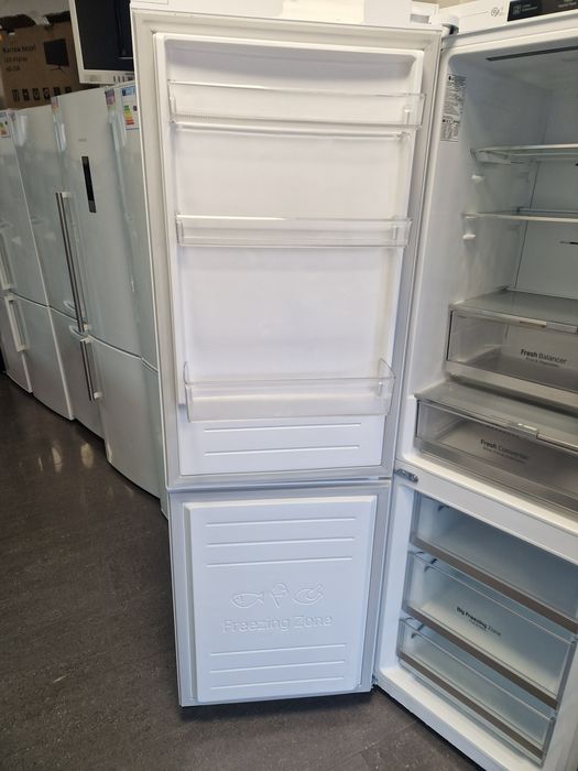 Хладилник с фризер Lg No Frost Инвертор