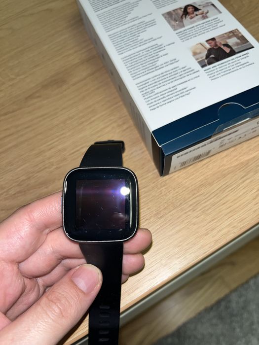 Bratara fitness / ceas smartwach fitbit versa 2