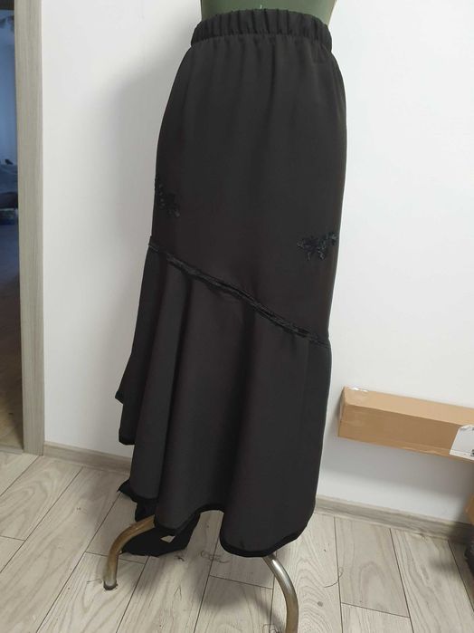 De vanzare fusta eleganta