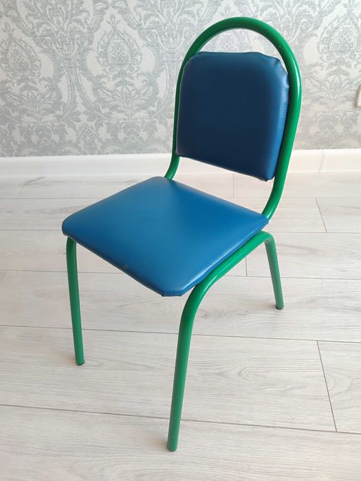 Продам детский железный стул