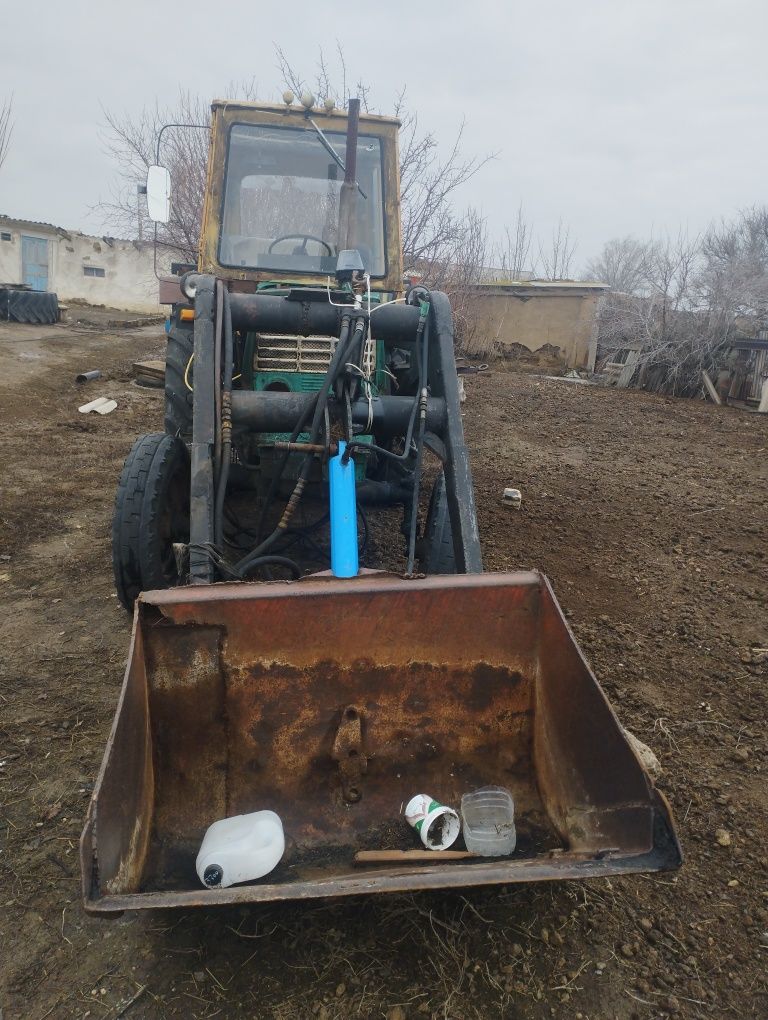 Срочно продается трактор