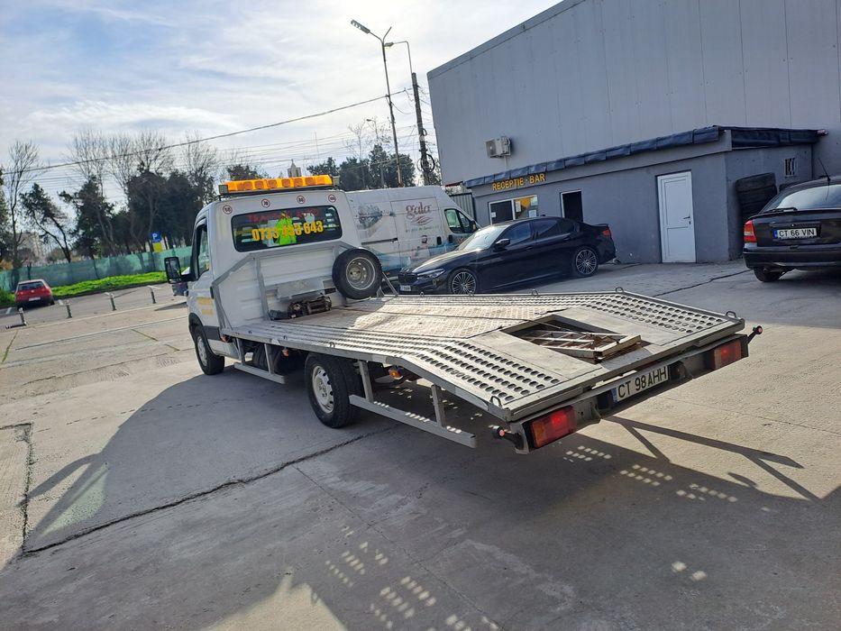 Vând platforma iveco