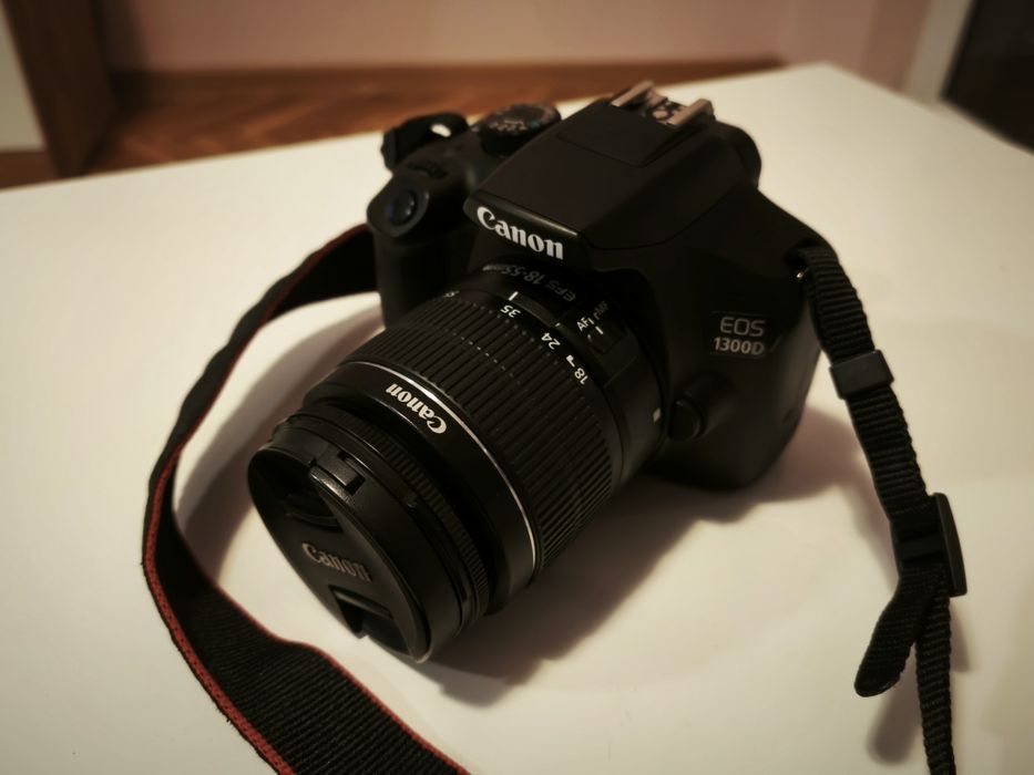 Фотоапарат Canon 1300D