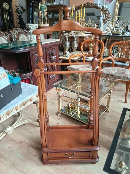 Закачалка за костюми