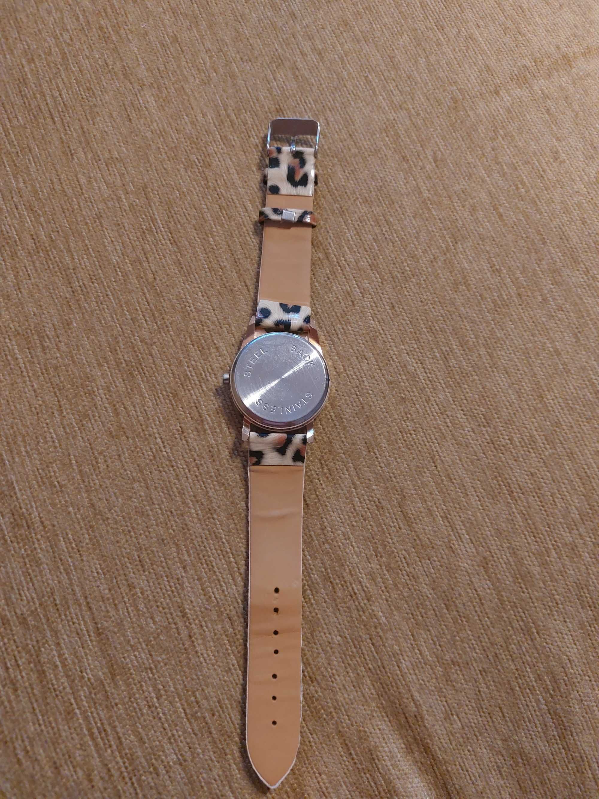 Часовник с вътрешен циферблат 3 см