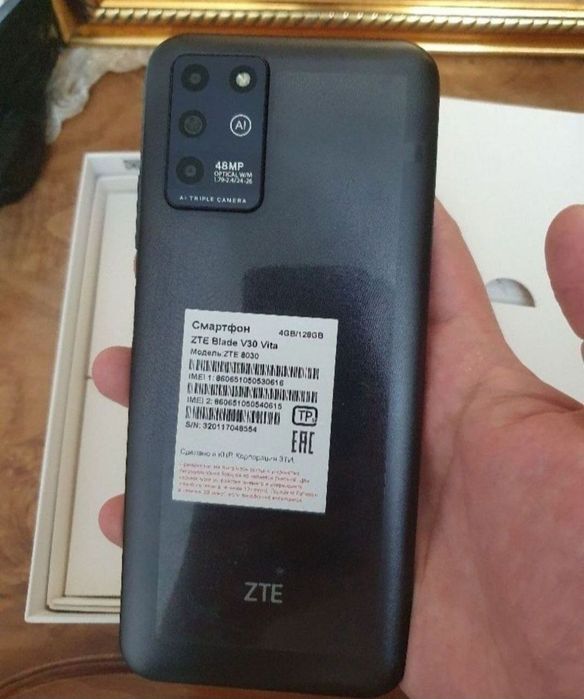 Srochna Prodam Sotiladi ZTE Blade V30 4/128Gb Black 4G Orginal Full