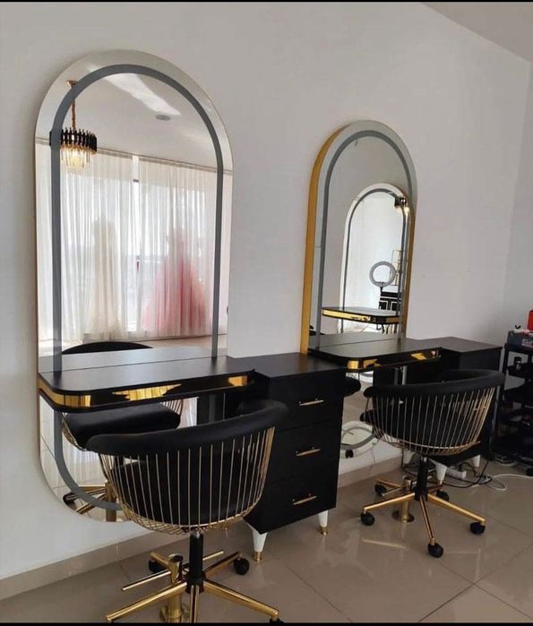 Лед огледала за бръснарници и фризьори