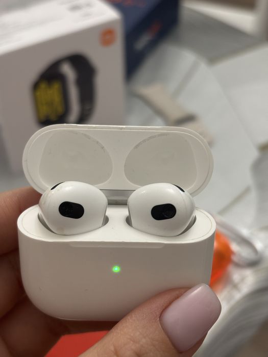 продам оригинал airpods 3