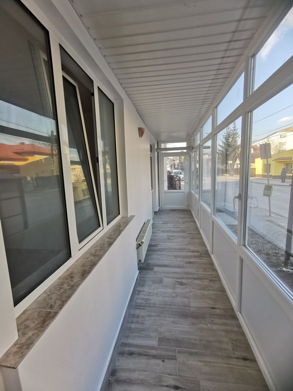 Inchiriez spatiu comercial / birouri