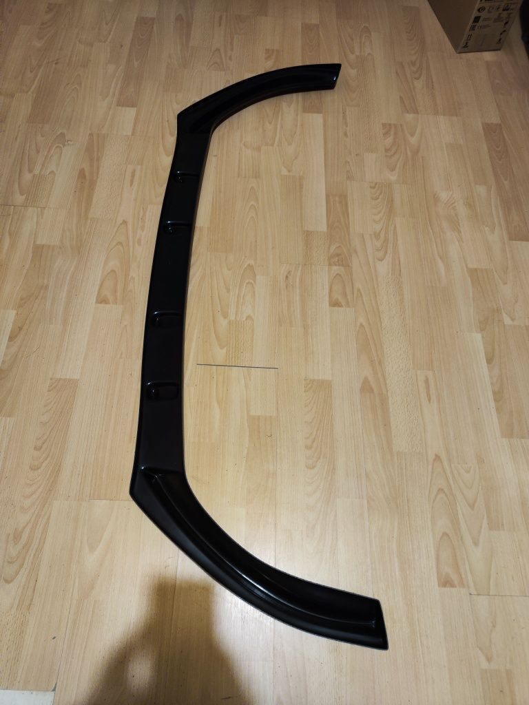 Spoiler lip prelungire sport bara fata Dacia Logan 3