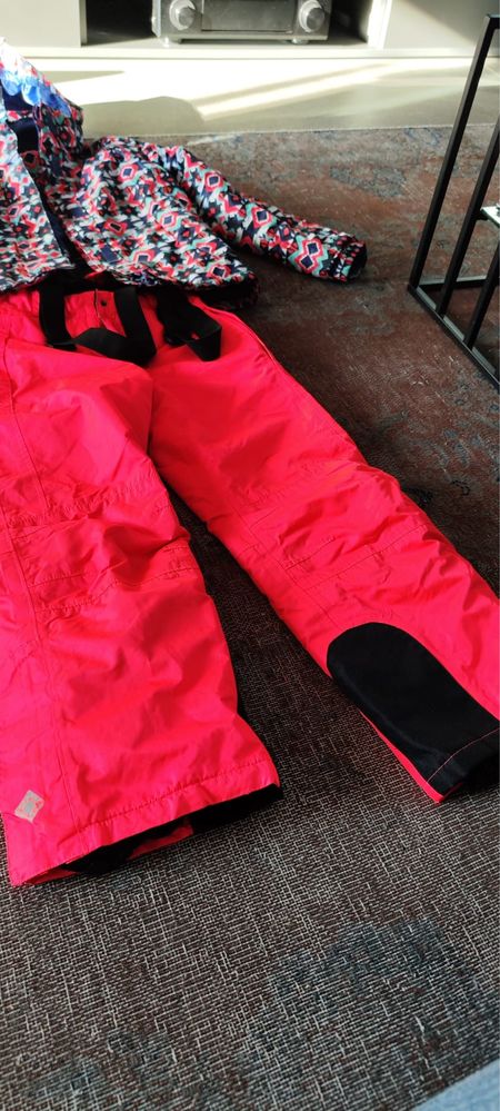 OFERTA! Geaca+pantaloni de ski fetițe 8-10 ani aproape noi