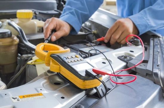 Замена 12В аккумулятор, помощь на дороге. 12v akumlyator vizovga