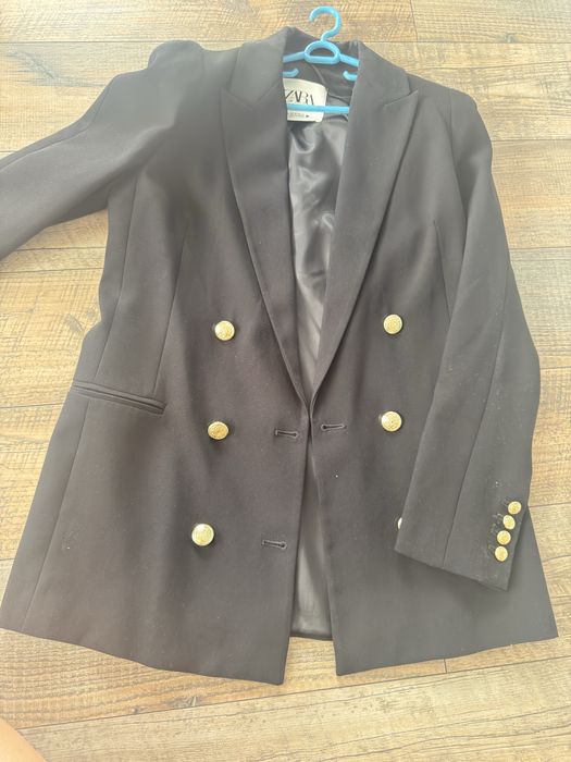 Черно сако с копчета ZARA