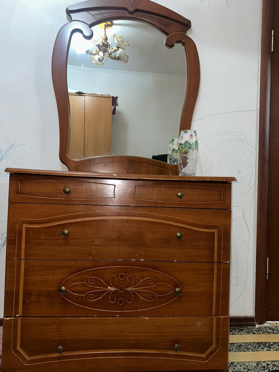 Продаётся спальный гарнитур