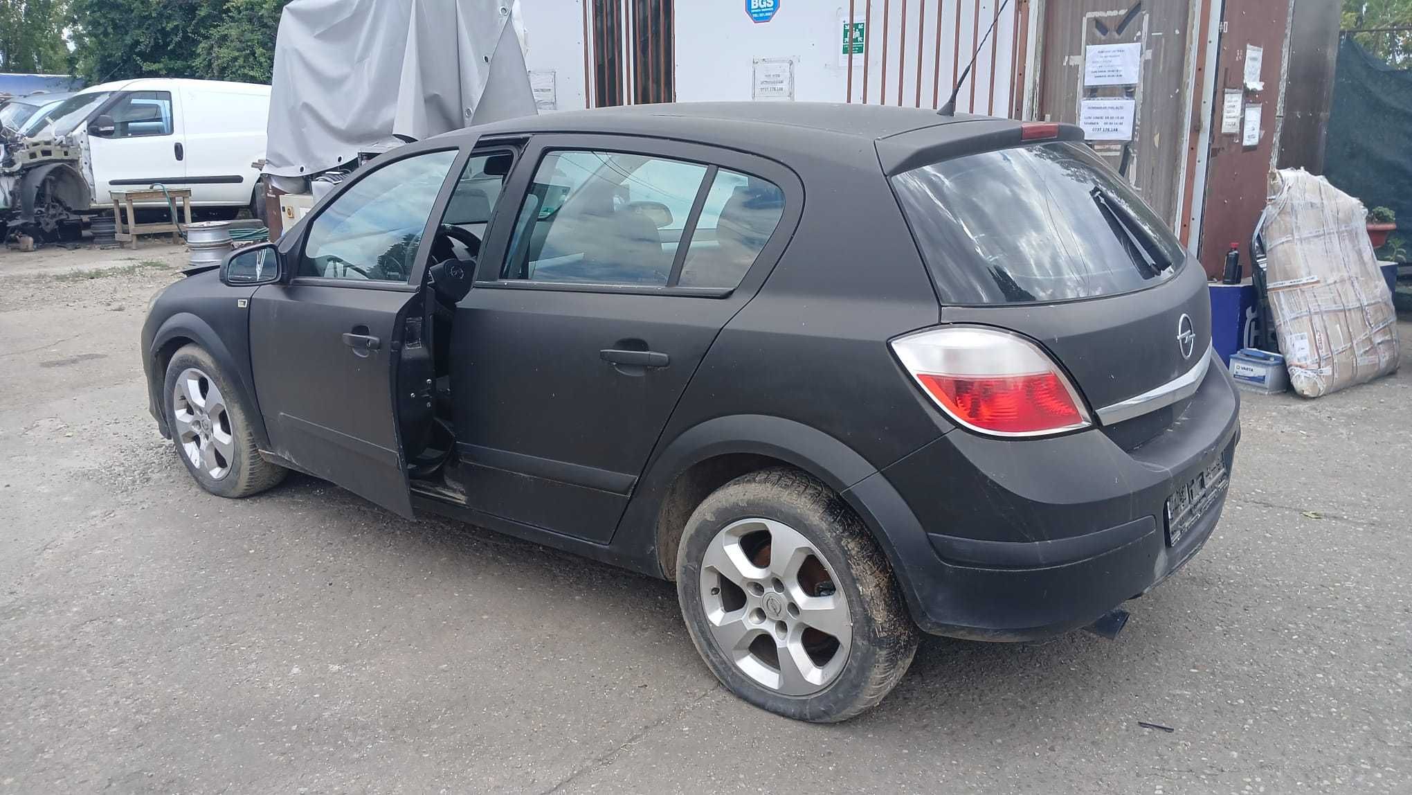 Dezmembrez Opel Astra H HB 1.6 BENZINA DIN 2004 - Z16XEP