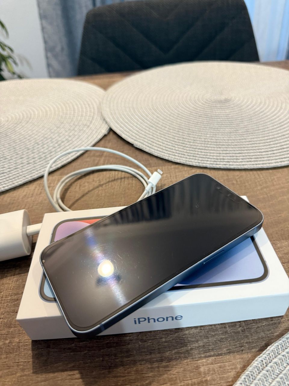 Vand  sau schimb cu aur iphone 14, 128 gb culoare blue și un samsung A