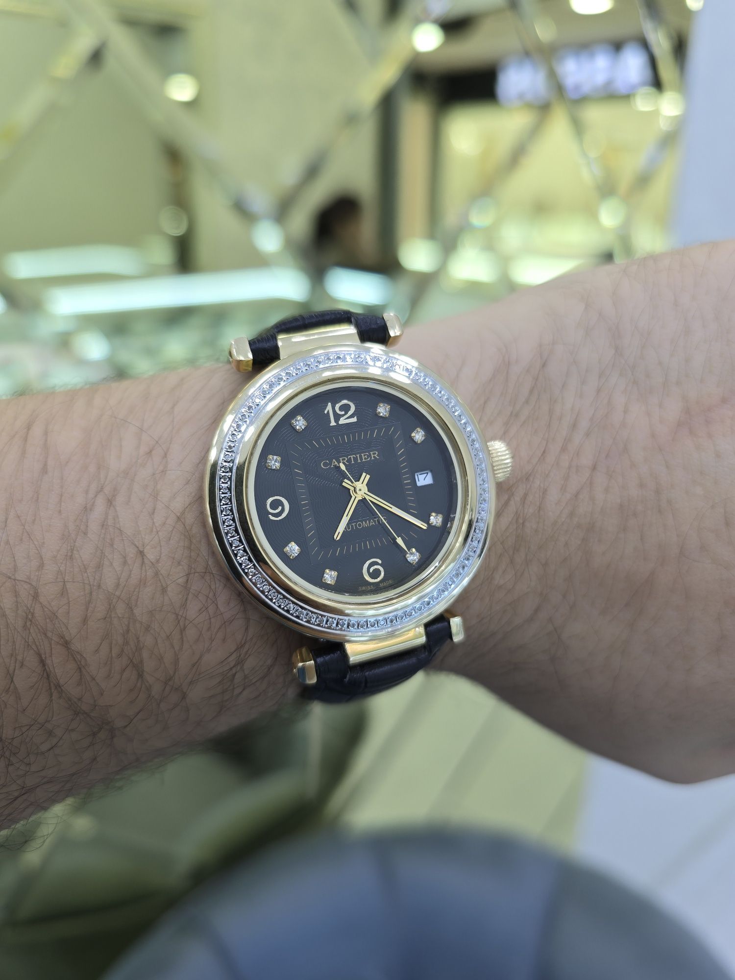 Продам золотые часы Pasha Cartier с бриллиантам