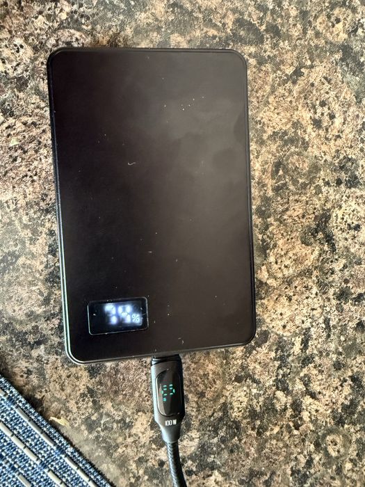 Външна батерия с безжично зареждане