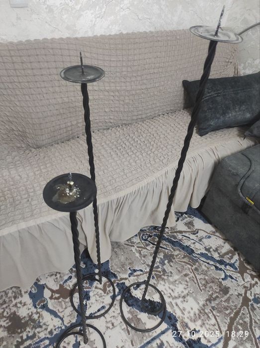 Подсвечники три штуки, железные