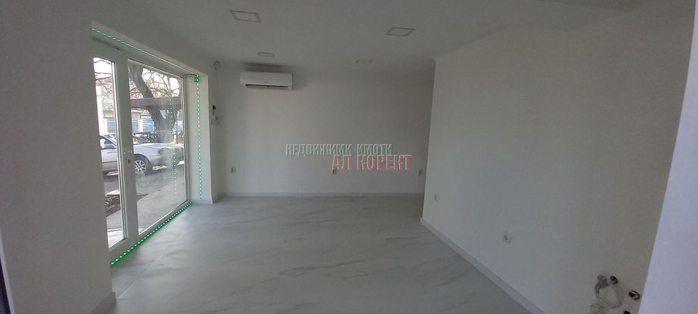 Дава се под наем Ателие в Варна, Цветен квартал - 25 кв.м за 382.5 € - Снимка #3