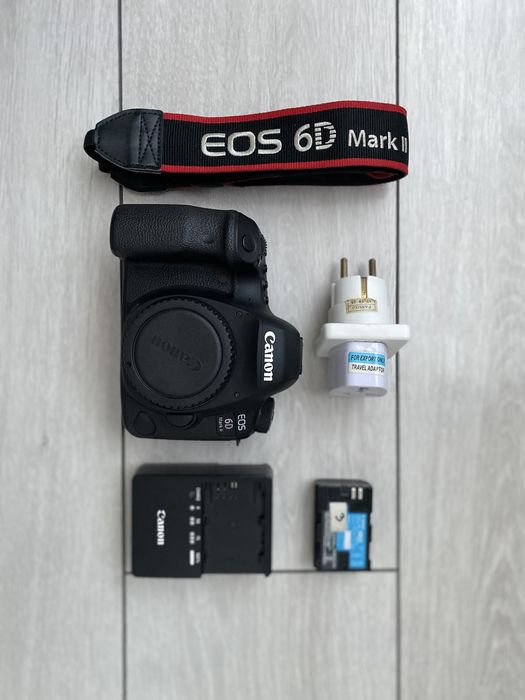 Aprat foto Canon 6D MK II + Accesorii + Ghiozdan