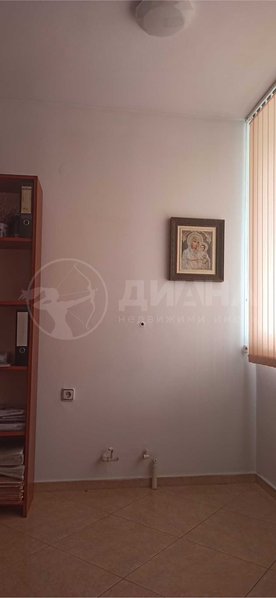 Обзаведен, монолитен офис в близост до казино Риц, Кършияка