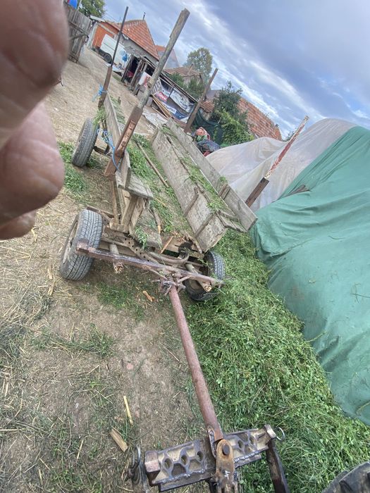 Vand căruță pentru tractor sau cal