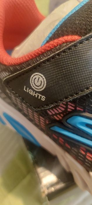 Vand pantofi Skechers cu luminite pentru copii, masura 31