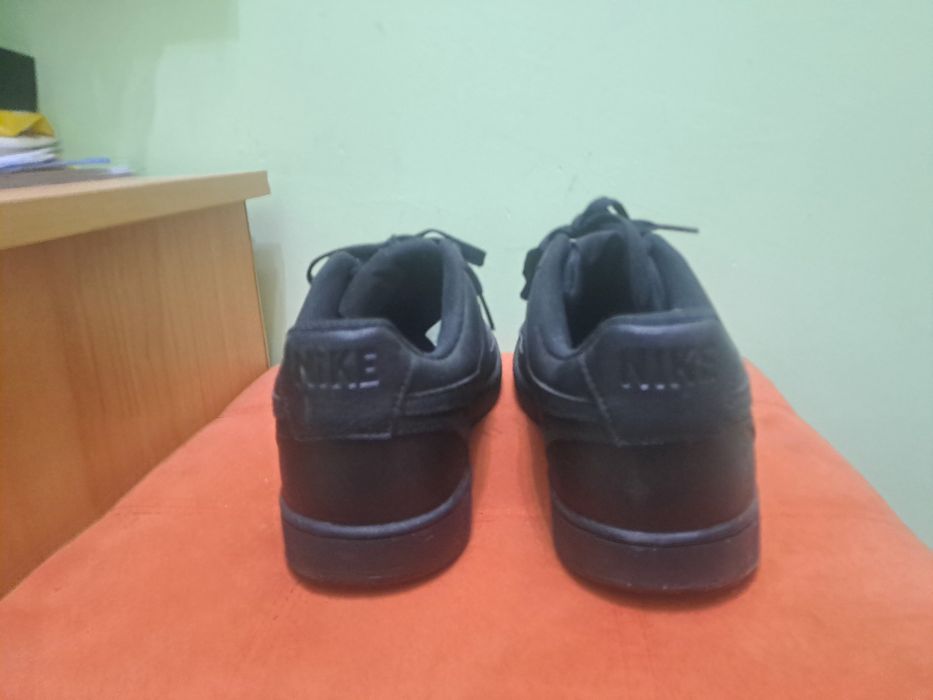 Nike Обувки нови