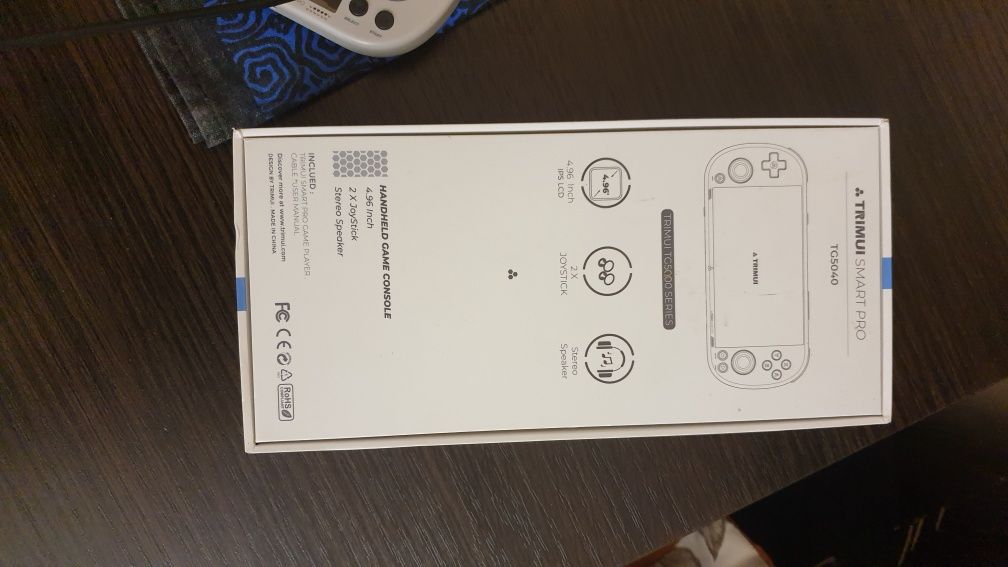 Продам игровую консоль Trimui