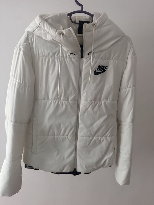 Дамско яке Nike