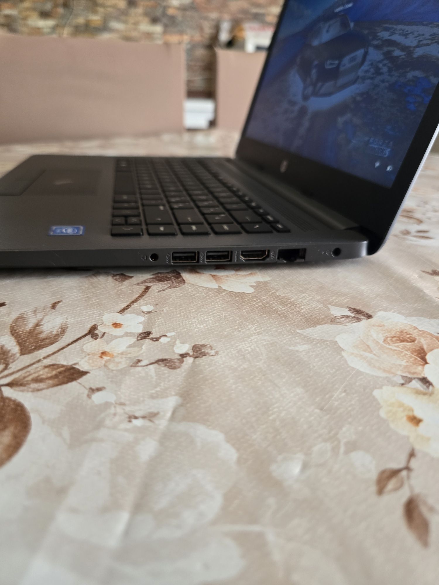 Лаптоп HP 240 G7 Notebook PC, intel Celeron N4020 (1.10/2.80GHz) 4 RAM