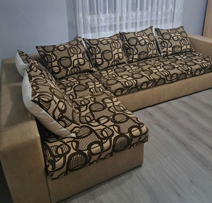 Vand coltar extensibili cu lada de depozitare!