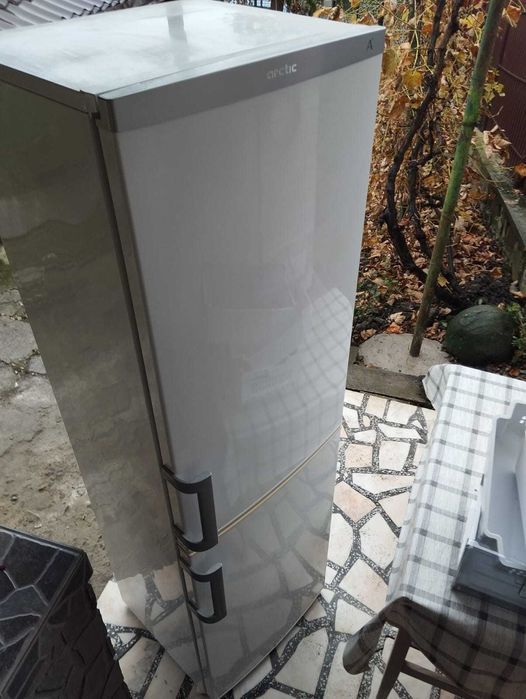 Vand mașină de spălat si frigider