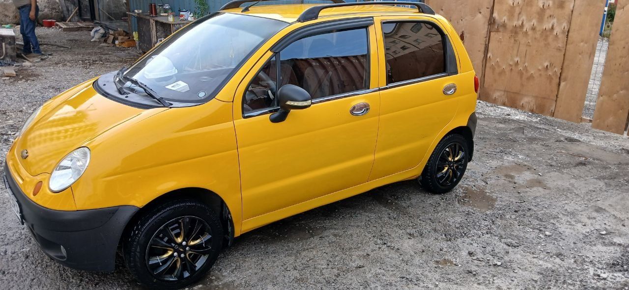 Matiz moshina sotiladi 2012yil 2 pozitsiya sariqa buyalgan