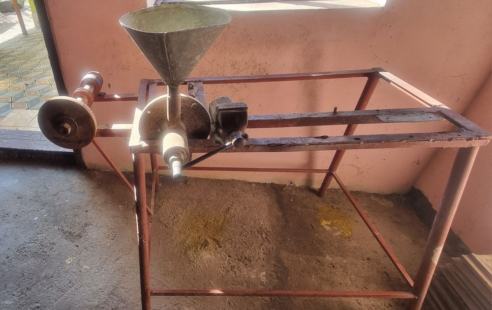 Menghină+ax de polizor+moara manuala cereale