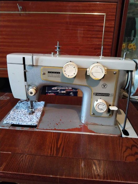 Продам швейные машинки промышленную и бытовую!