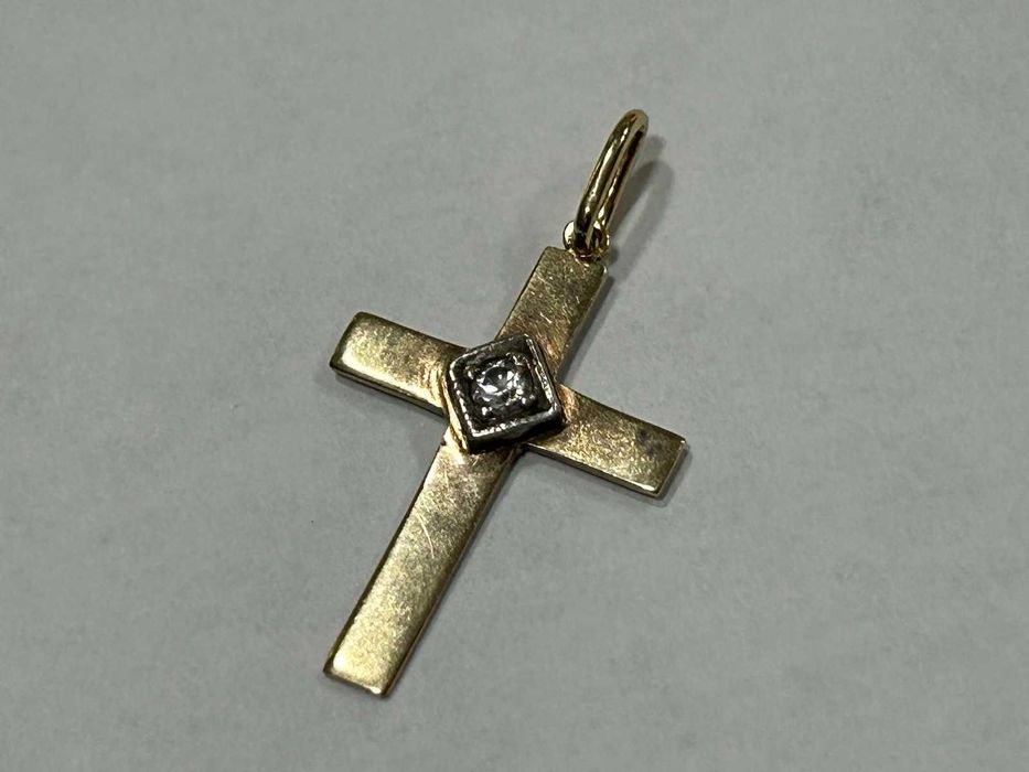 Златен кръст 14 К 585 / 0,90гр.