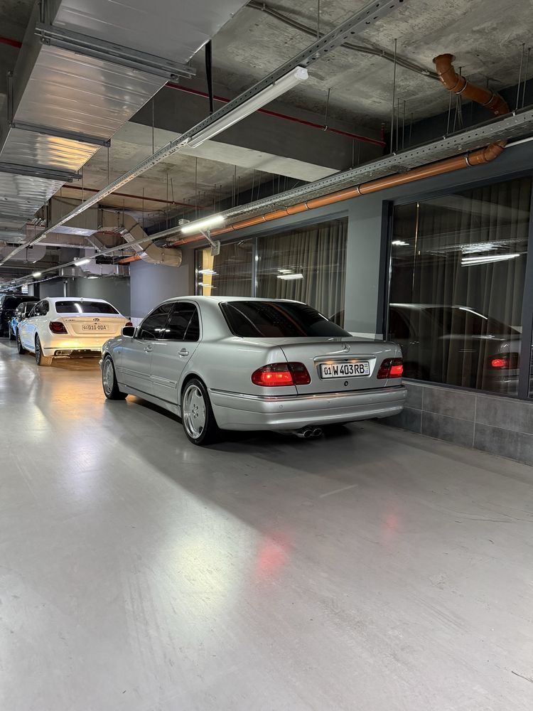 Mercedes W210 E55 AMG
