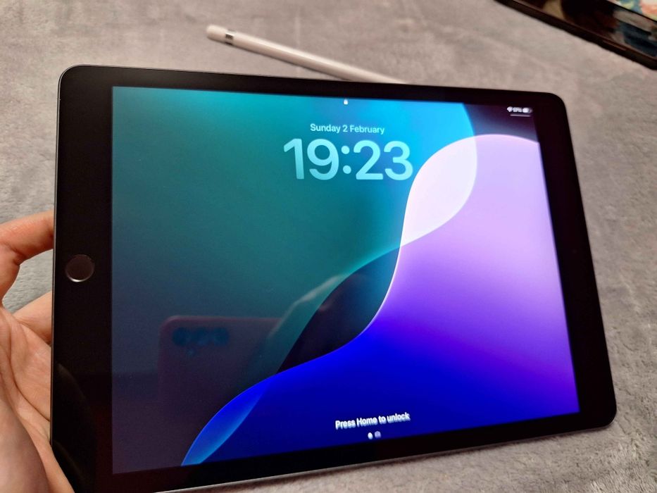 Ipad 10.2" Apple + Apple Pencil gen 1 + accesorii.