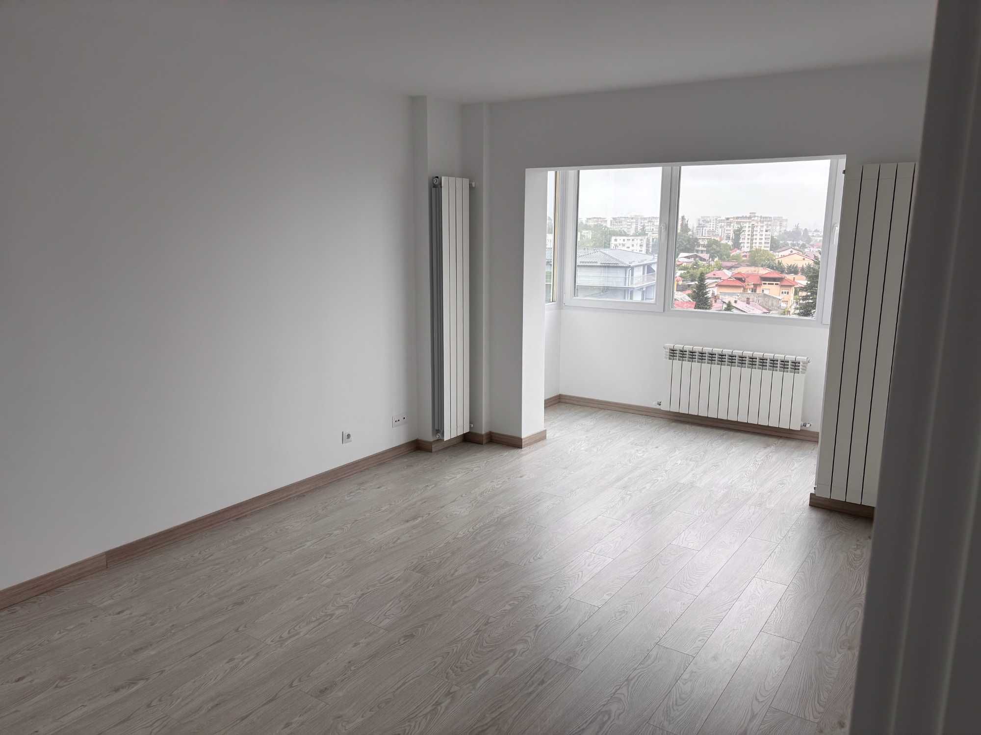 Apartament cu 3 camere, 2 bai, 2 balcoane, decomandat, complet renovat