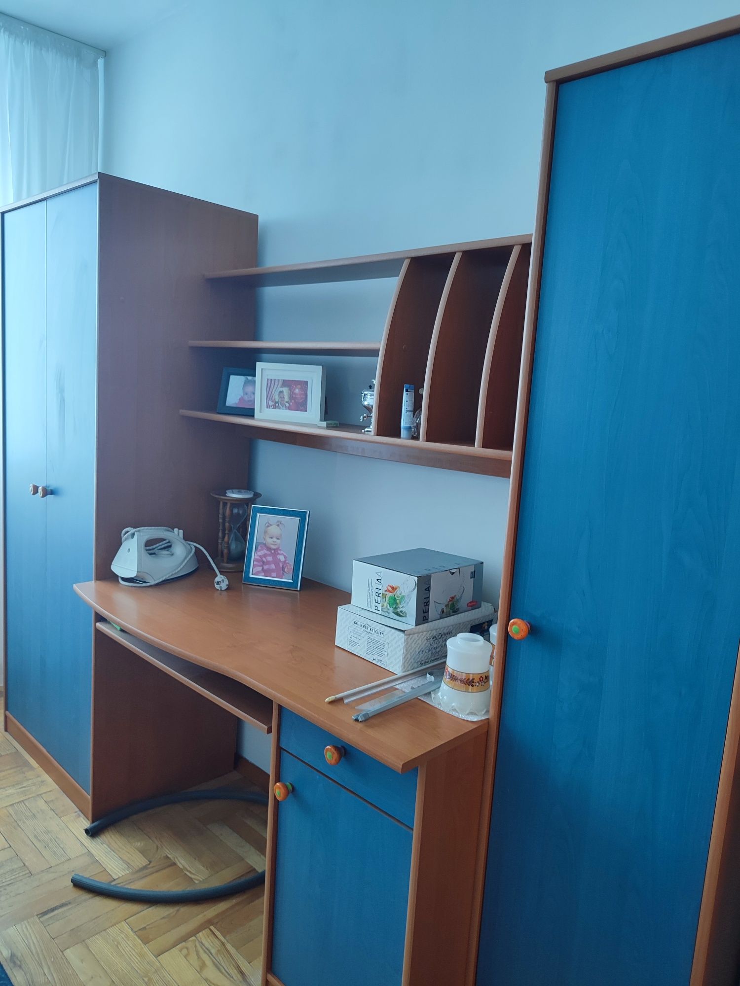 Юношеско обзавеждане , секция и легло - Приста с размери 120/200  см