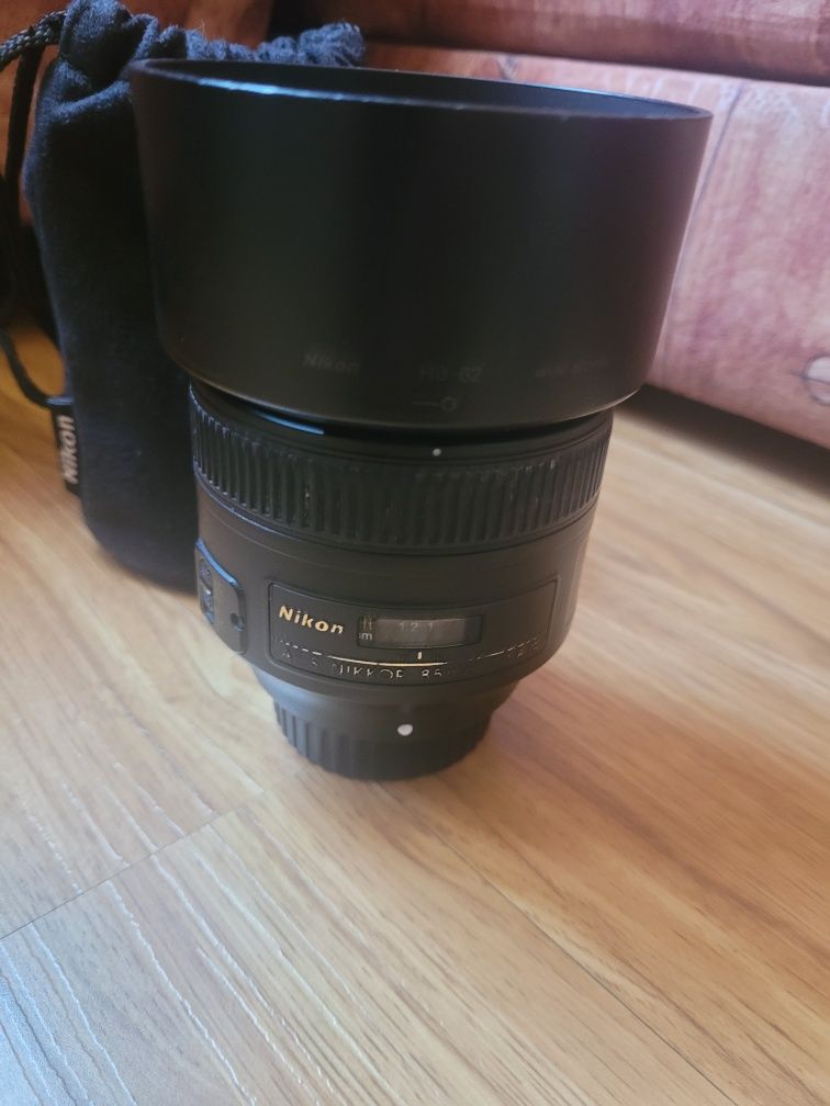Nikon AF-S 85mm f/1.8G обектив
