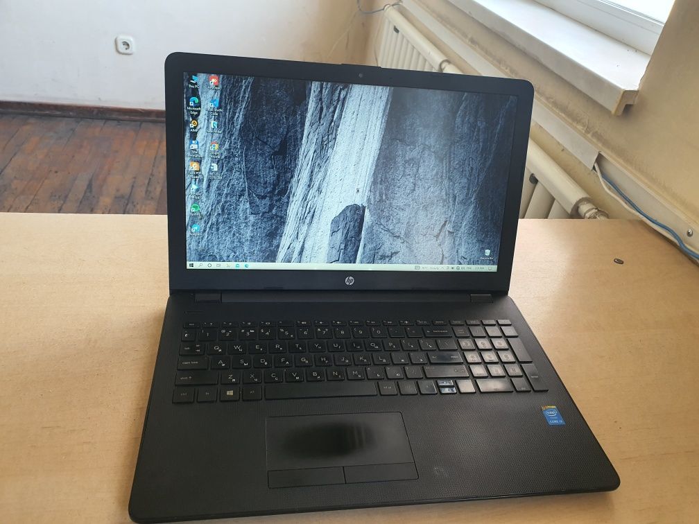 Hp i3 5005u RAM  4GB/500 HDD sotiladi