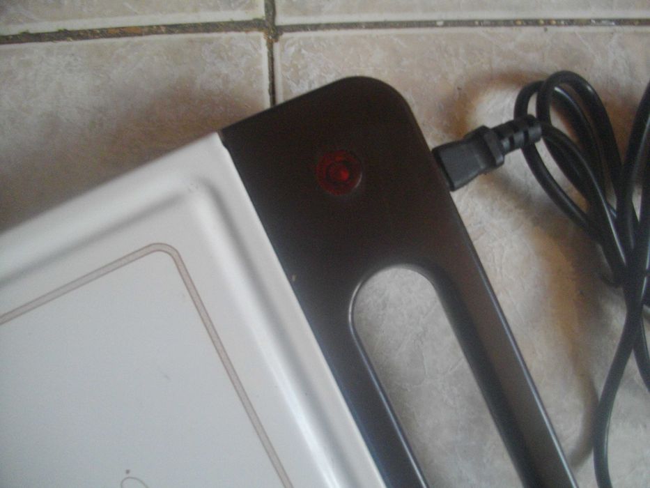 Нов Немски Ел.Уред Поддържане Храната Топла-850W-Ел.Плоча-ROWENTA