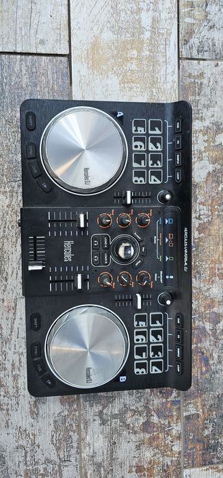 Consola dj hercules in stare f buna